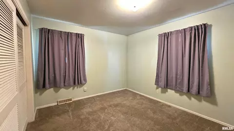 Bedroom - 1216 S 17th St, Herrin, IL 62948 photo 3 of 4