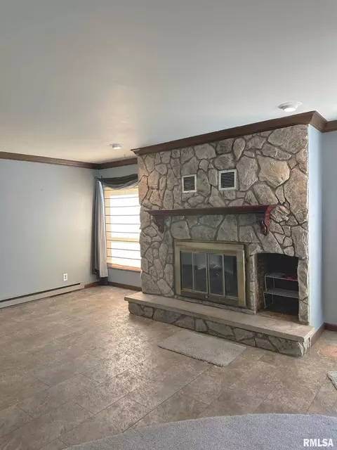 Living - 1216 S 17th St, Herrin, IL 62948 photo 5 of 5