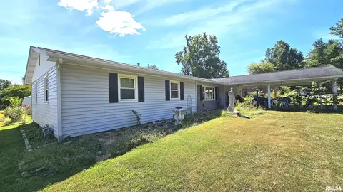 1216 S 17th St, Herrin, IL 62948