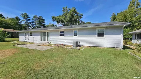 Exterior - 1216 S 17th St, Herrin, IL 62948 photo 5 of 8