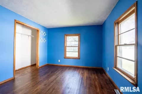 Bedroom - 913 S 12th St, Herrin, IL 62948 photo 4 of 5