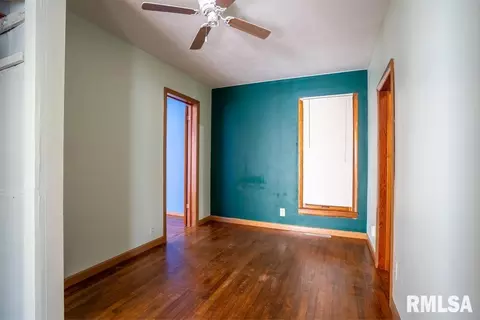 Bedroom - 913 S 12th St, Herrin, IL 62948 photo 1 of 5
