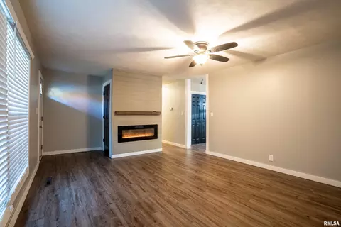 1104 E Poplar St, Herrin, IL 62948 photo 14