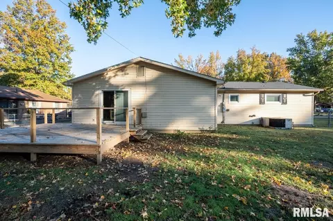 1104 E Poplar St, Herrin, IL 62948 photo 25