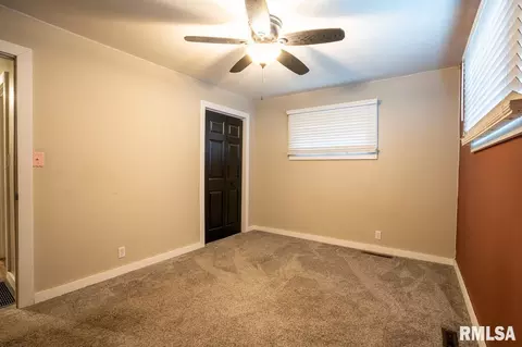 1104 E Poplar St, Herrin, IL 62948 photo 22