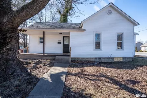303 Washington St, Carterville, IL 62918