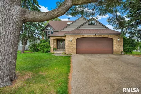 1220 S Main St, Morton, IL 61550