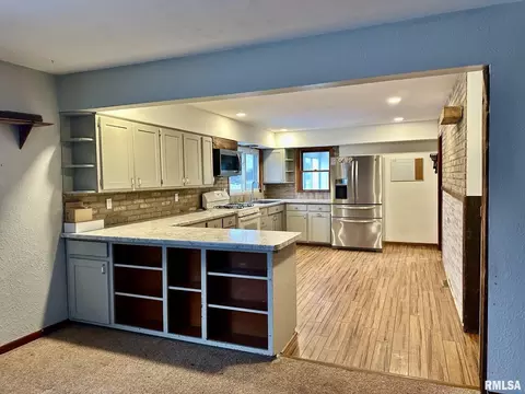Kitchen - 9514 S Mapleton Rd, Mapleton, IL 61547 photo 5 of 7