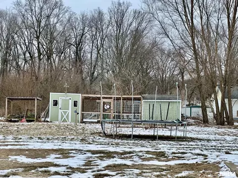 Exterior - 9514 S Mapleton Rd, Mapleton, IL 61547 photo 11 of 15