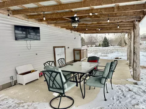 Exterior - 9514 S Mapleton Rd, Mapleton, IL 61547 photo 8 of 15