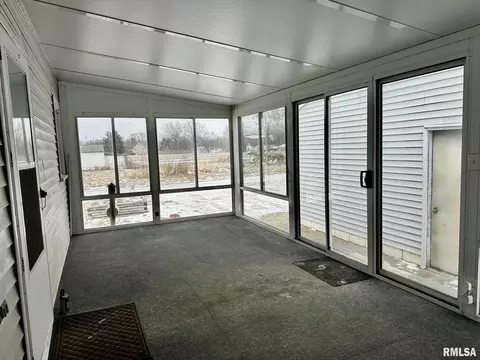 Exterior - 9514 S Mapleton Rd, Mapleton, IL 61547 photo 4 of 15