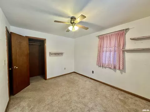 Bedroom - 9514 S Mapleton Rd, Mapleton, IL 61547 photo 6 of 9