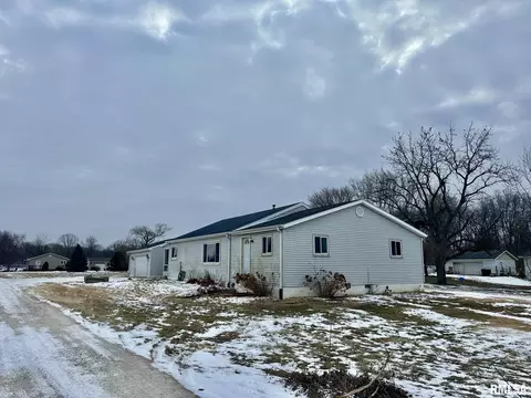 Exterior - 9514 S Mapleton Rd, Mapleton, IL 61547 photo 13 of 15