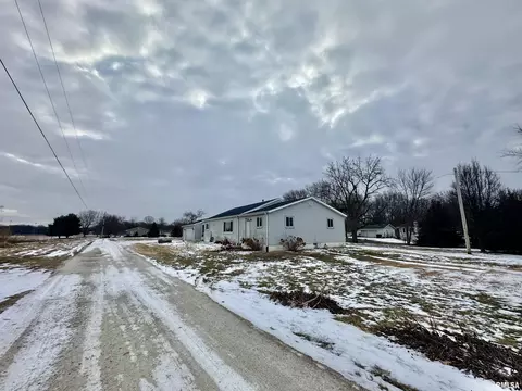 Exterior - 9514 S Mapleton Rd, Mapleton, IL 61547 photo 12 of 15