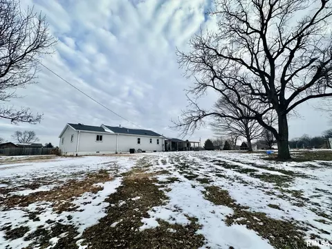 Exterior - 9514 S Mapleton Rd, Mapleton, IL 61547 photo 2 of 15
