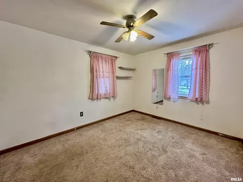 Bedroom - 9514 S Mapleton Rd, Mapleton, IL 61547 photo 5 of 9