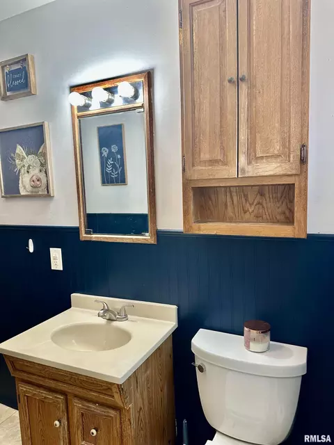 Bath - 9514 S Mapleton Rd, Mapleton, IL 61547 photo 6 of 7