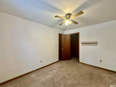 Bedroom - 9514 S Mapleton Rd, Mapleton, IL 61547 photo 7 of 9