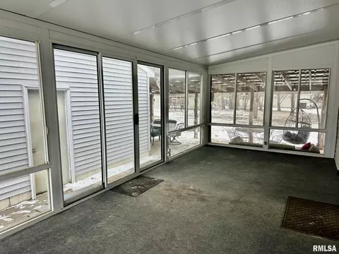 Exterior - 9514 S Mapleton Rd, Mapleton, IL 61547 photo 3 of 15