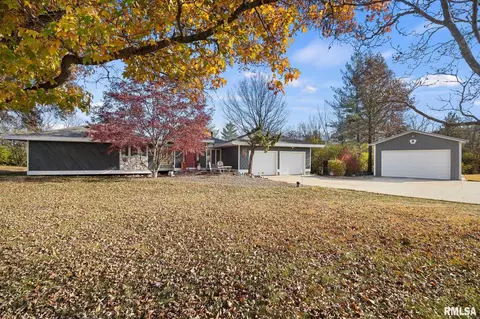 612 W Bittersweet Rd, Washington, IL 61571