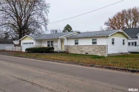 620 N 13th St, Herrin, IL 62948 photo 2
