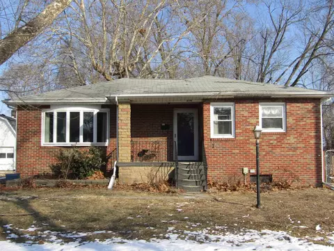 514 Euclid Ave, Lewistown, IL 61542