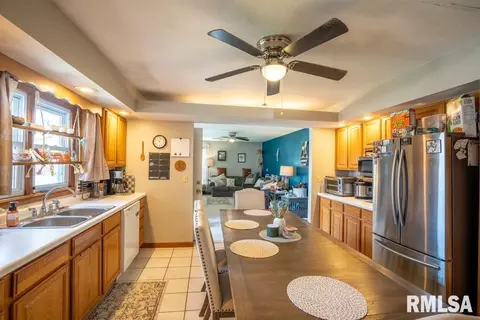 Kitchen - 116 Circle Dr, Herrin, IL 62948 photo 1 of 1