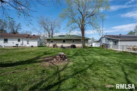 Exterior - 116 Circle Dr, Herrin, IL 62948 photo 3 of 5