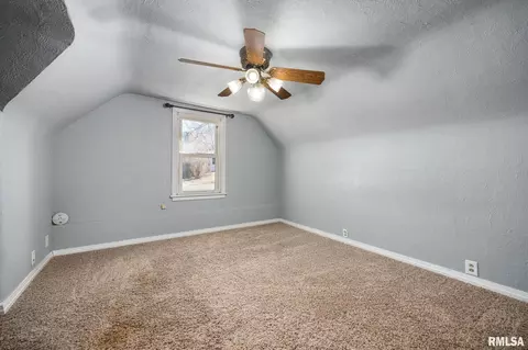 Bedroom - 1908 Commonwealth Ave, Pekin, IL 61554 photo 6 of 8