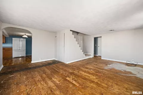 Living - 1908 Commonwealth Ave, Pekin, IL 61554 photo 3 of 3
