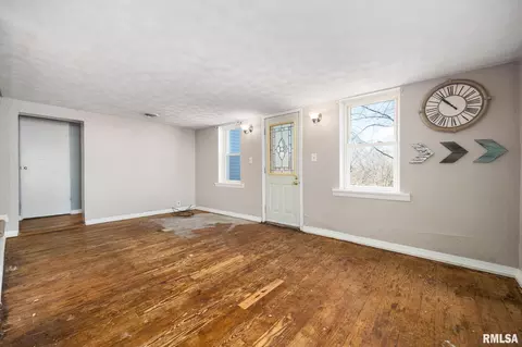 Living - 1908 Commonwealth Ave, Pekin, IL 61554 photo 1 of 3
