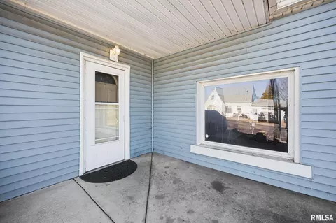 Exterior - 1908 Commonwealth Ave, Pekin, IL 61554 photo 2 of 2