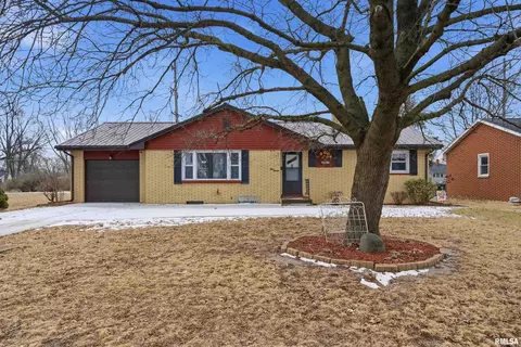 916 W Walnut St, Chillicothe, IL 61523