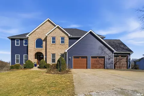 1332 N Independence Ct, Germantown Hills, IL 61548