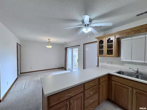2005 S Madison St, Macomb, IL 61455 photo 13