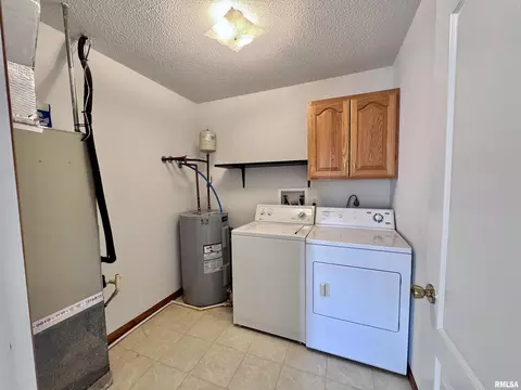 2005 S Madison St, Macomb, IL 61455 photo 16