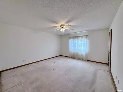 2005 S Madison St, Macomb, IL 61455 photo 17