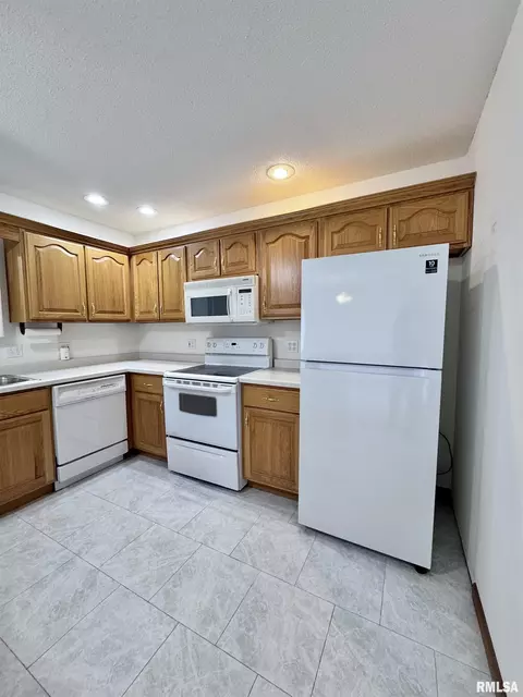 2005 S Madison St, Macomb, IL 61455 photo 10