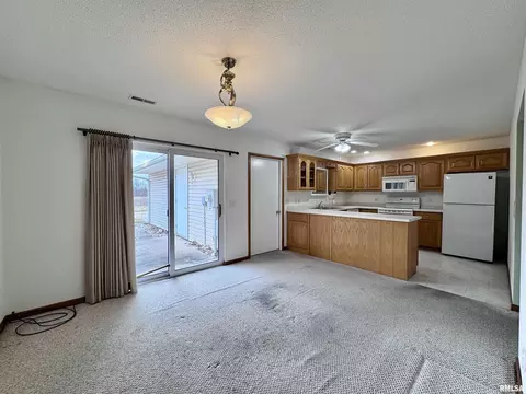 2005 S Madison St, Macomb, IL 61455 photo 15