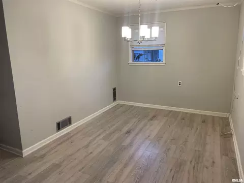 1202 E Parham St, Marion, IL 62959 photo 10