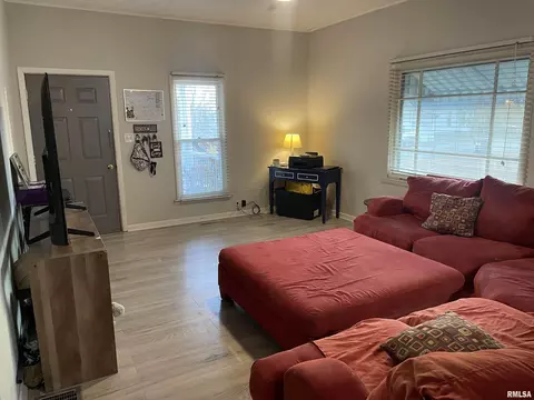 1202 E Parham St, Marion, IL 62959 photo 3