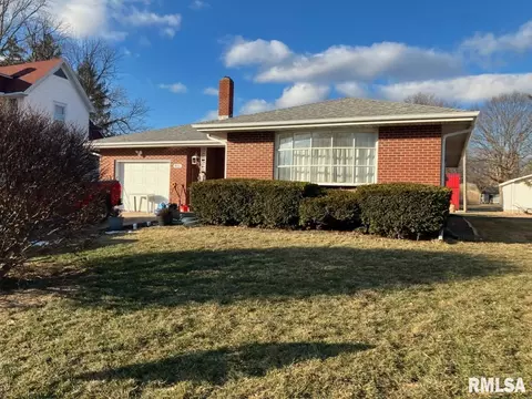 461 W Washington St, Rushville, IL 62681