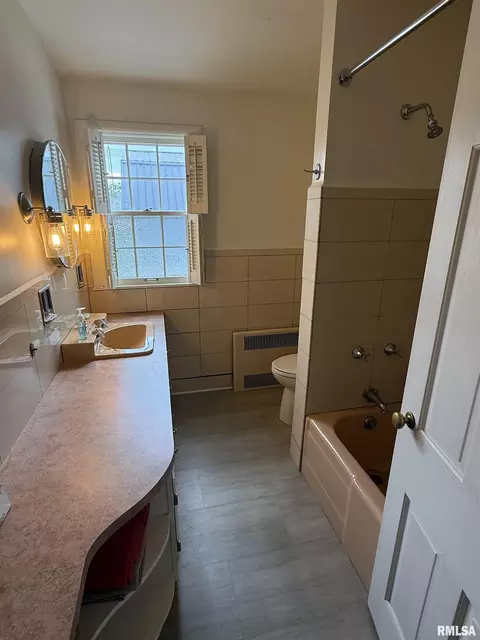 Bath - 215 3rd St, Carmi, IL 62821 photo 6 of 6