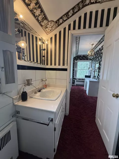 Bath - 215 3rd St, Carmi, IL 62821 photo 3 of 6