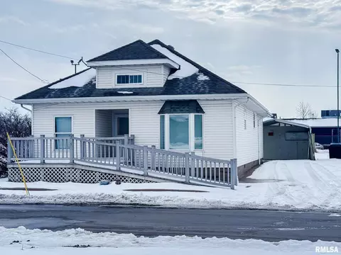 705 W College St, Marion, IL 62959