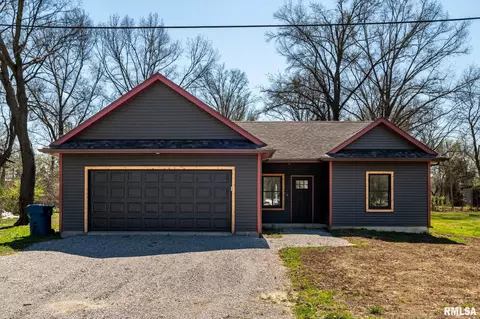 207 Rowatt St, Cambria, IL 62915