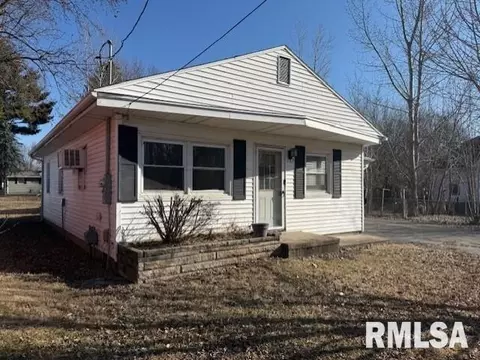 157 Edwards Ave, Galesburg, IL 61401