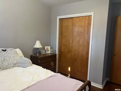 Bedroom - 802 Bobby Ave, Macomb, IL 61455 photo 5 of 7