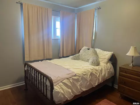 Bedroom - 802 Bobby Ave, Macomb, IL 61455 photo 4 of 7