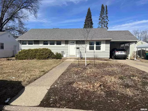 802 Bobby Ave, Macomb, IL 61455